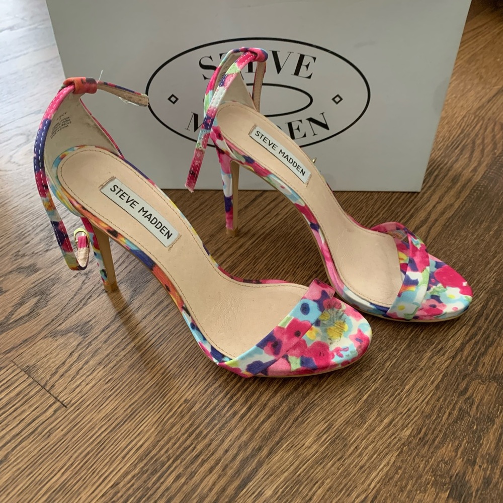Steve Madden multi color heels